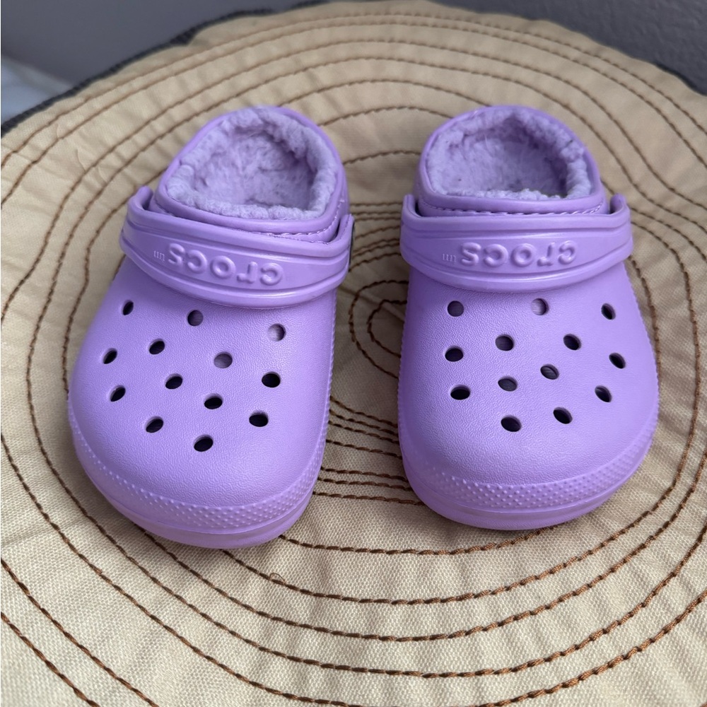 Purple cozy fleece lined CROCS, Size 8 toddler